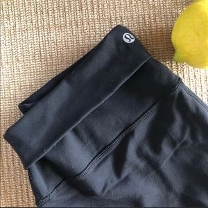 Lululemon Black Wunder Under Capris size 10